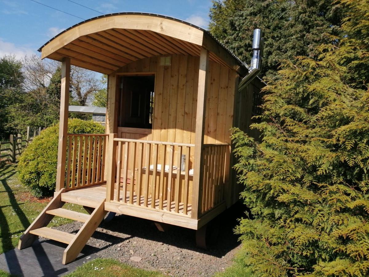 Lucker Mill Shepherds Huts Екстериор снимка