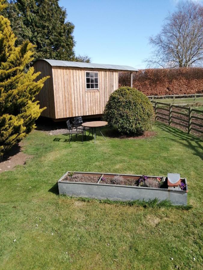 Lucker Mill Shepherds Huts Екстериор снимка