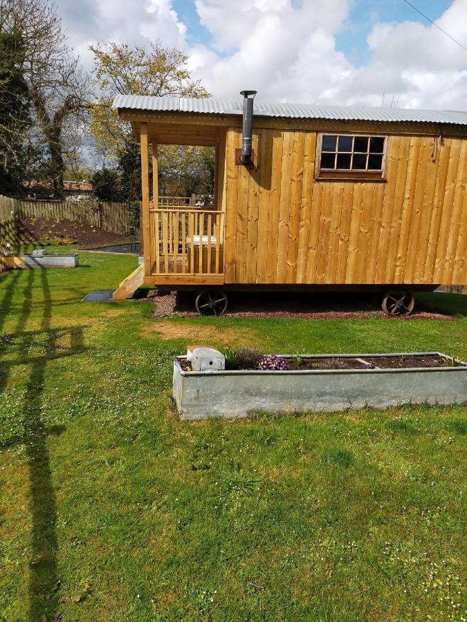 Lucker Mill Shepherds Huts Екстериор снимка