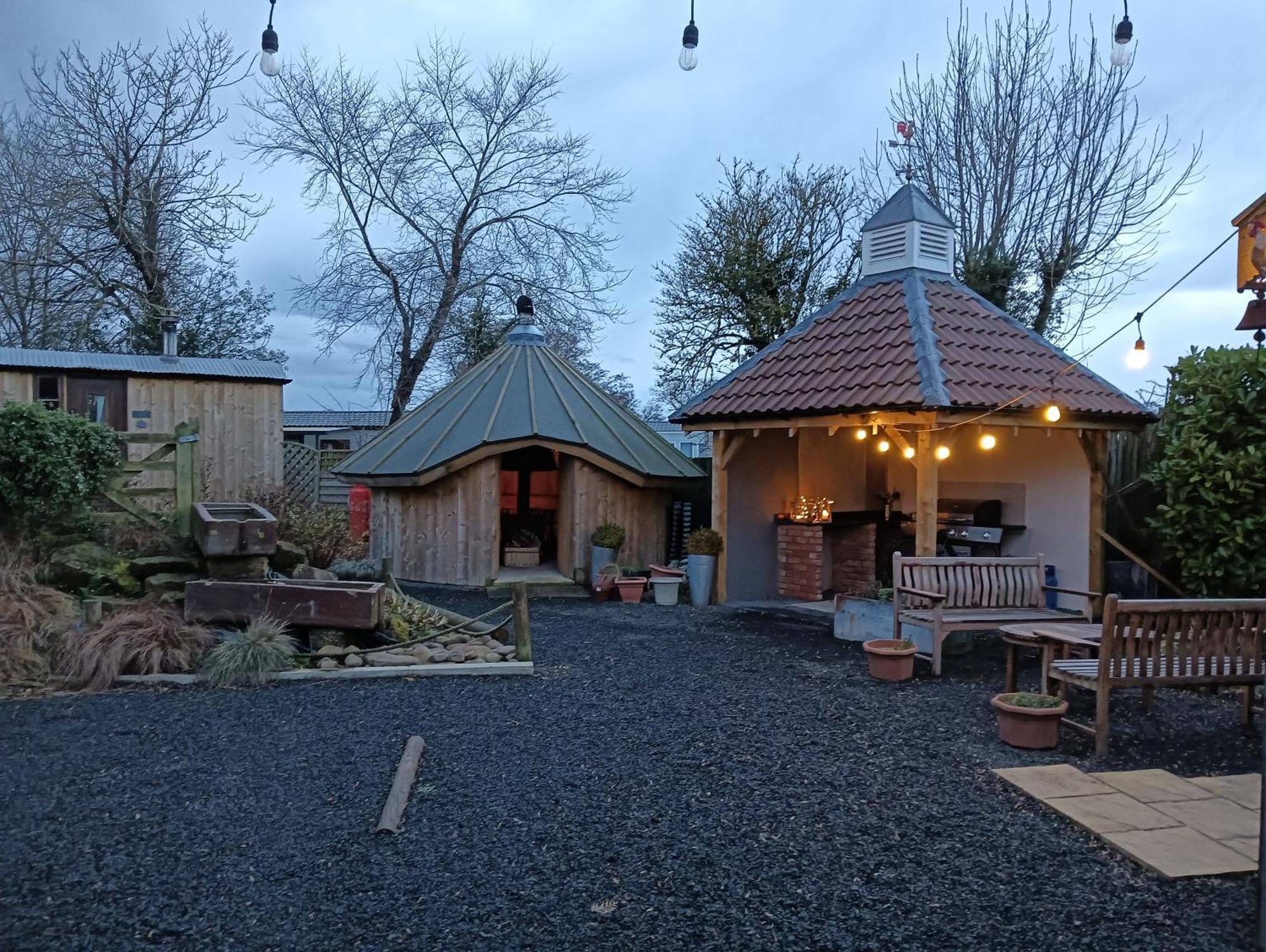 Lucker Mill Shepherds Huts Екстериор снимка